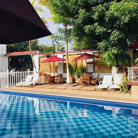 Hotel Maceo เมลการ์ ภายนอก รูปภาพ