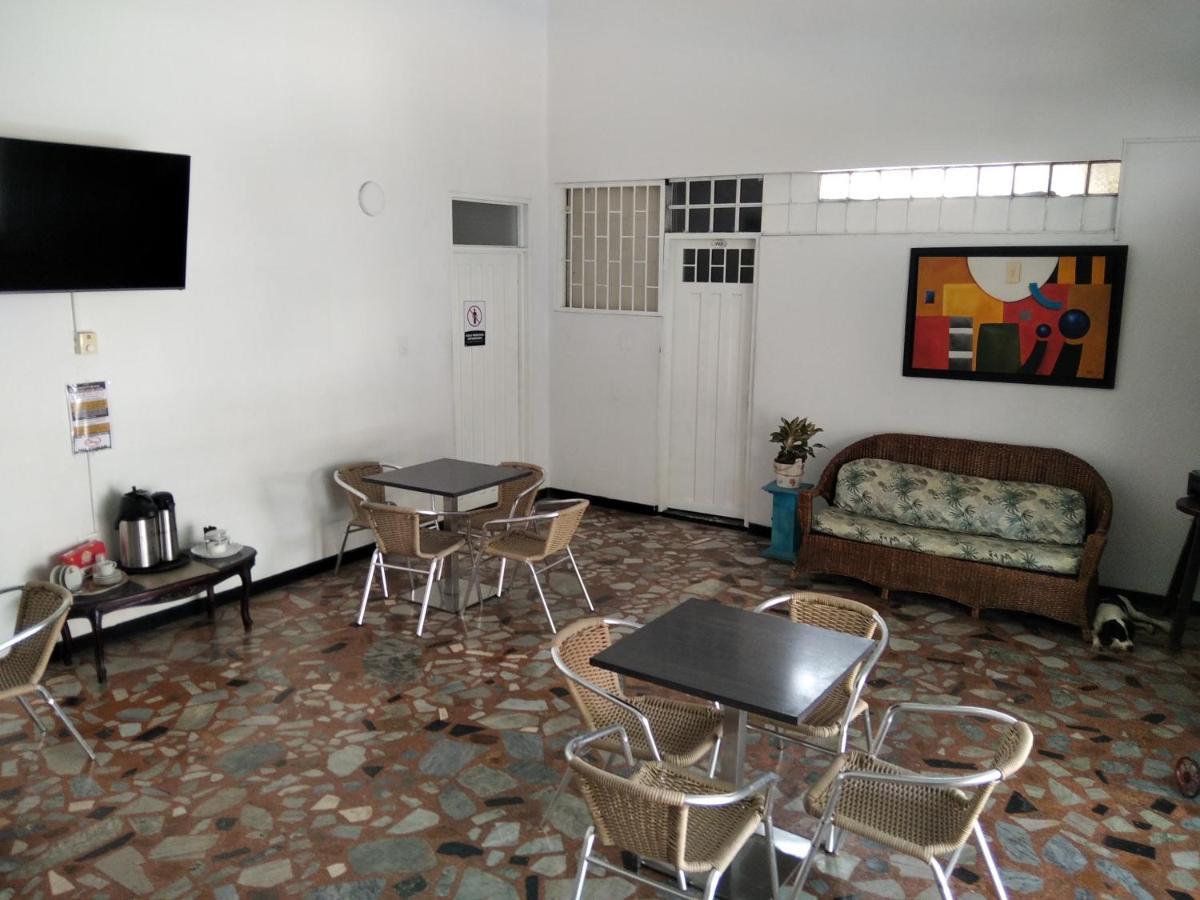 Hotel Maceo เมลการ์ ภายนอก รูปภาพ